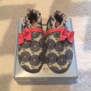 VGUC Robeez soft-soled mocassins, 12-18 months.